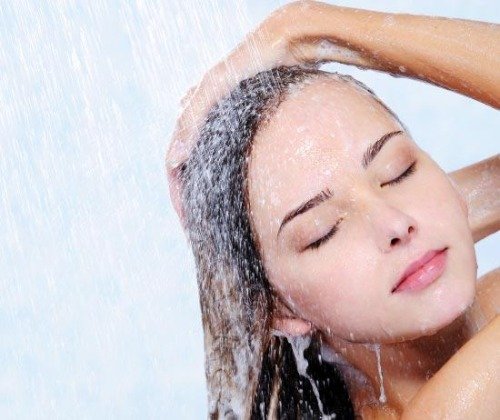 Как нужно мыть свои волосы