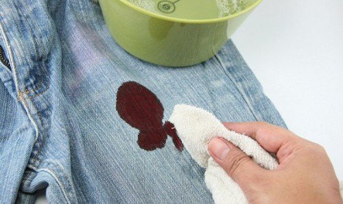Как удалить старые пятна крови на ткани